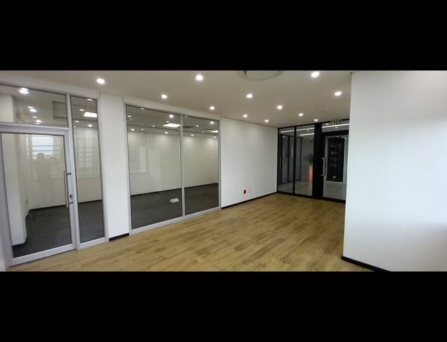 350M² OFFICE TO LET IN BRYANSTON